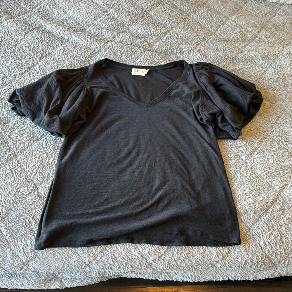 Ruth Bubble Hem Tee in Black